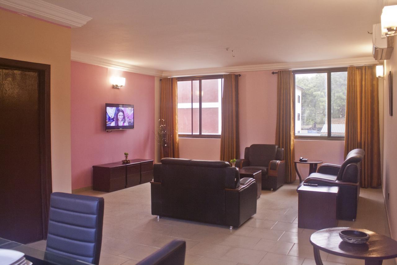 Consir Executive Lodge Acra Exterior foto